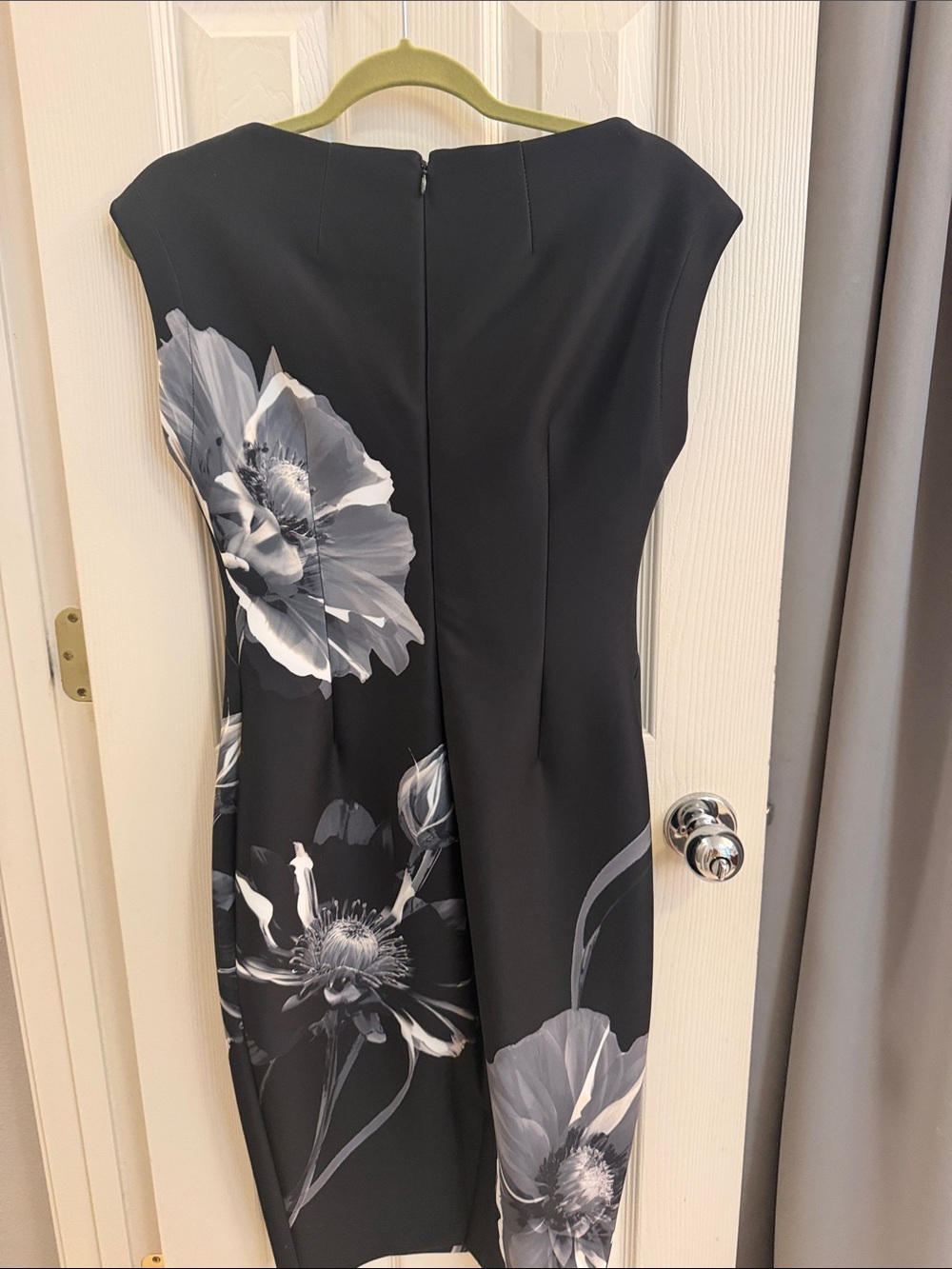 Donna Karan Black Midi Dress with Gray and White Floral Design - Picture 11 of 12